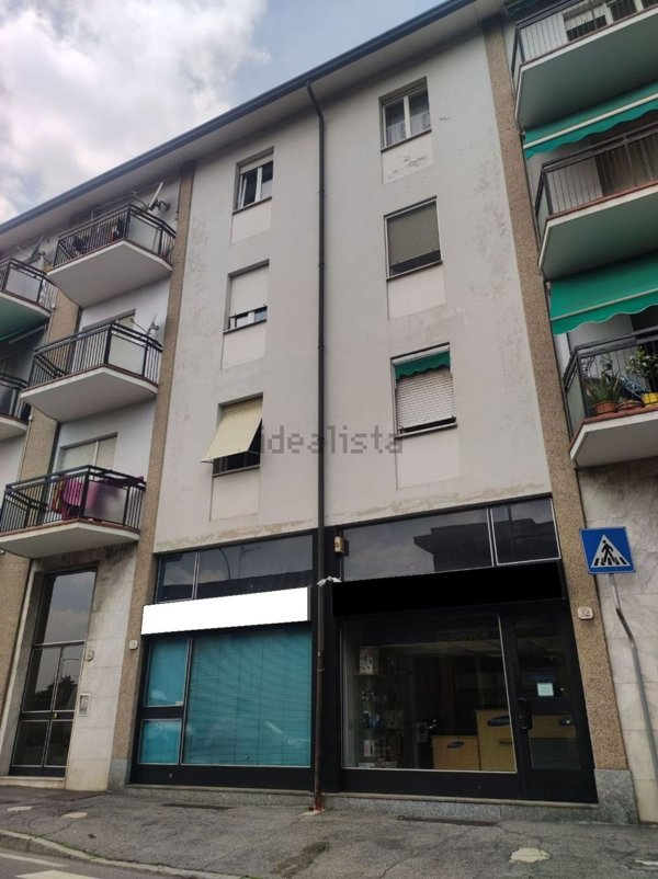 negozio in vendita a Como in zona Camerlata