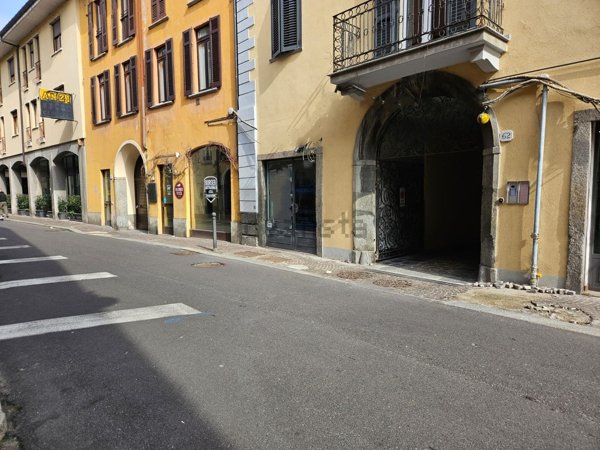 negozio in vendita a Como