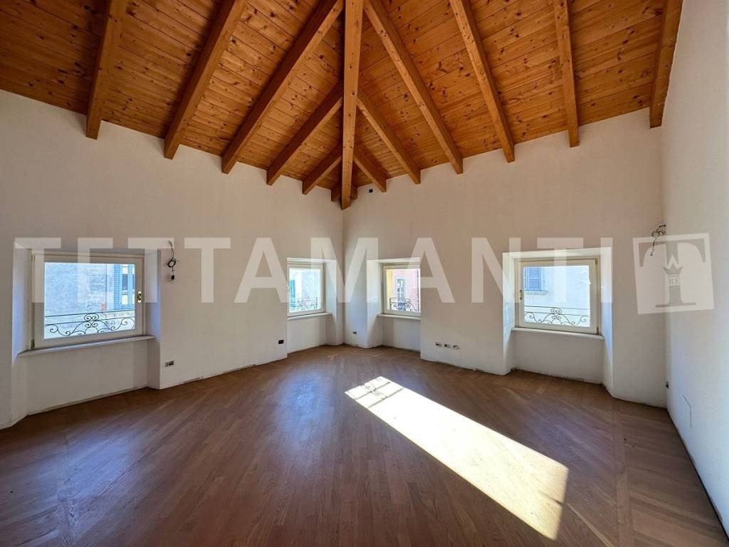 appartamento in vendita a Como in zona Como Centro