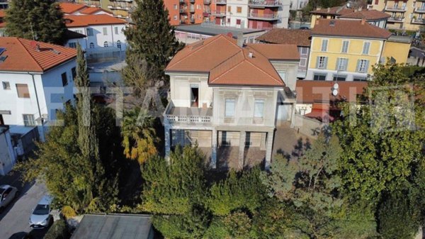 casa indipendente in vendita a Como in zona Borghi