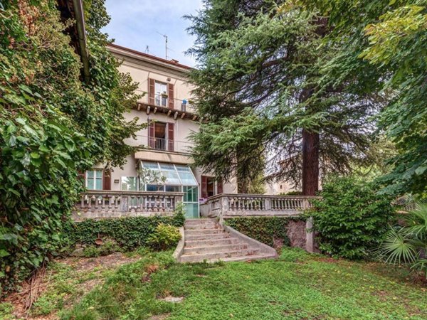 intera palazzina in vendita a Como in zona Rebbio
