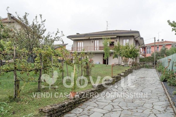 casa indipendente in vendita a Como in zona Acquanera