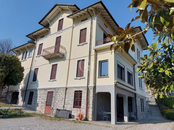 casa indipendente in vendita a Como in zona Como Centro