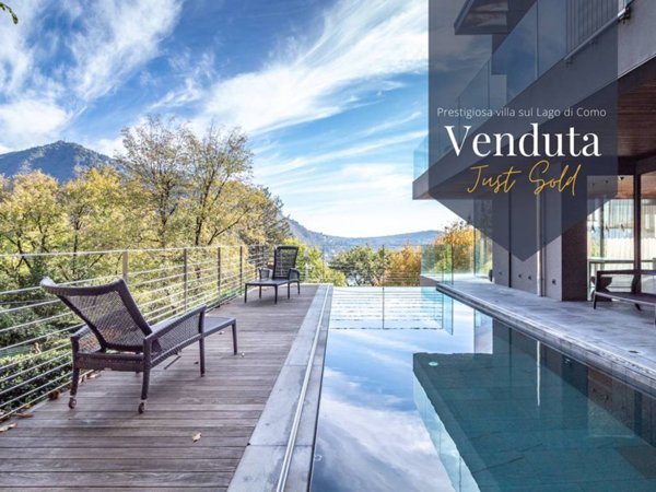 casa indipendente in vendita a Como in zona Villa Olmo