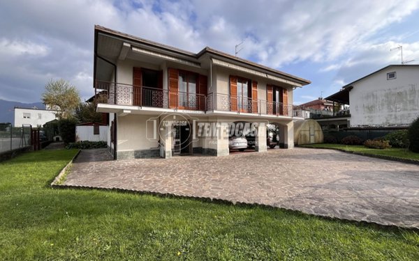 casa indipendente in vendita a Como in zona Sagnino
