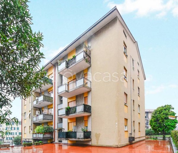 appartamento in vendita a Como in zona Camerlata
