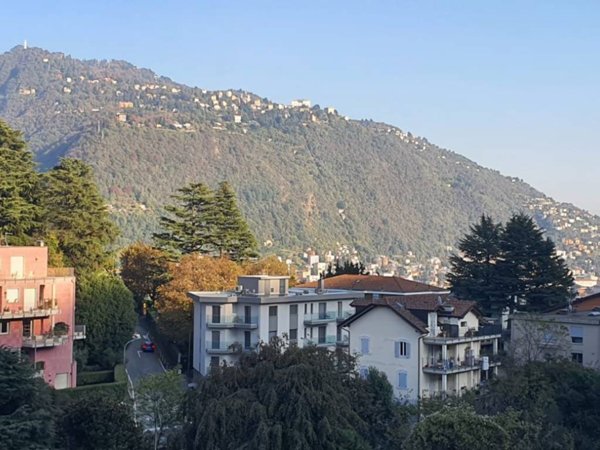 appartamento in vendita a Como in zona Villa Olmo