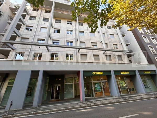 appartamento in vendita a Como in zona Como Centro