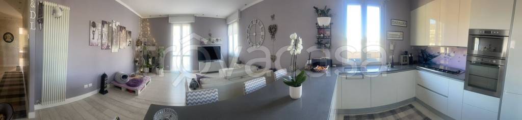 appartamento in vendita a Como in zona Borghi