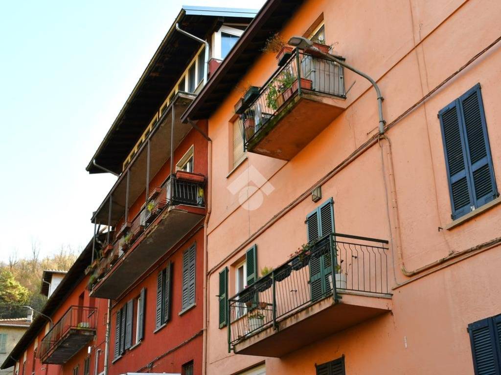 appartamento in vendita a Como in zona Caserme