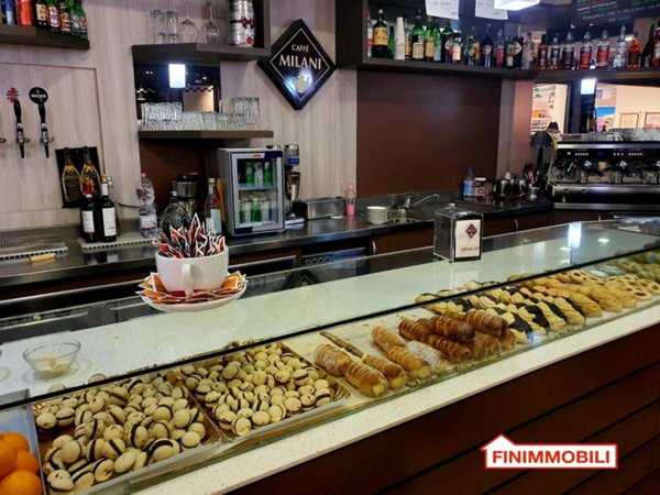 negozio in vendita a Como in zona Como Centro