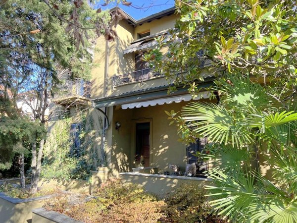 casa indipendente in vendita a Como in zona Ponte Chiasso