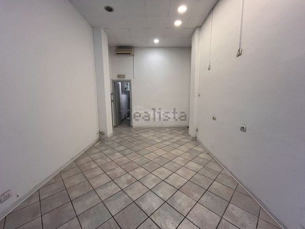 negozio in vendita a Como in zona Ponte Chiasso