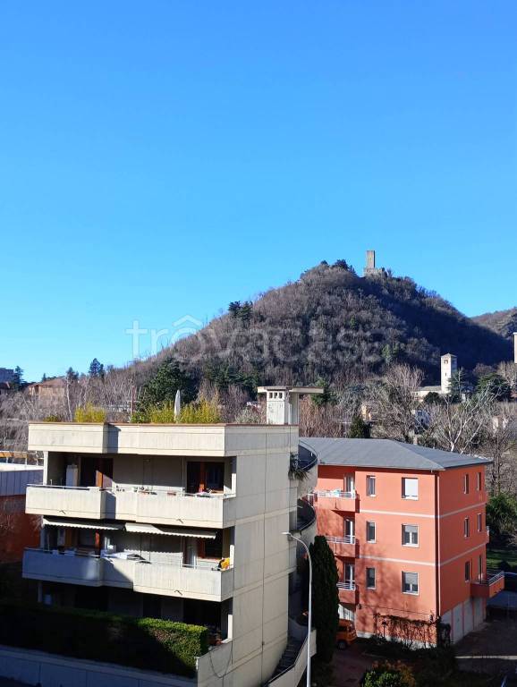appartamento in vendita a Como