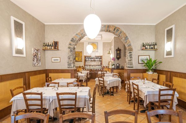casa indipendente in vendita a Como in zona Como Centro