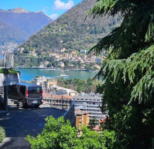 casa indipendente in vendita a Como in zona Borghi