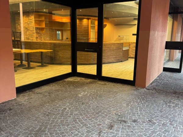 negozio in vendita a Como in zona Borghi