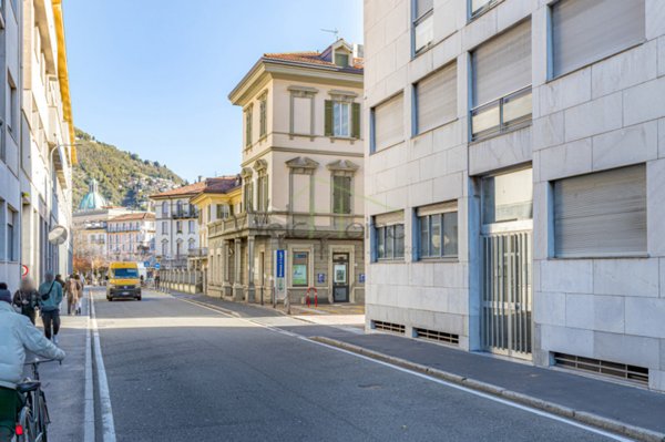 appartamento in vendita a Como in zona Piazza Volta