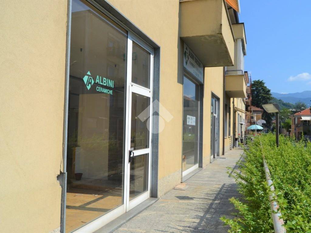 negozio in vendita a Como in zona Breccia