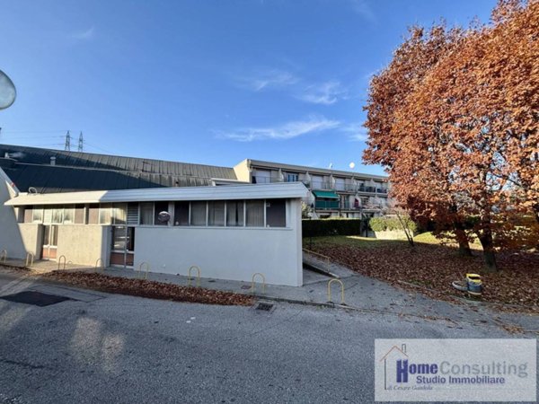 appartamento in vendita a Como in zona Prestino