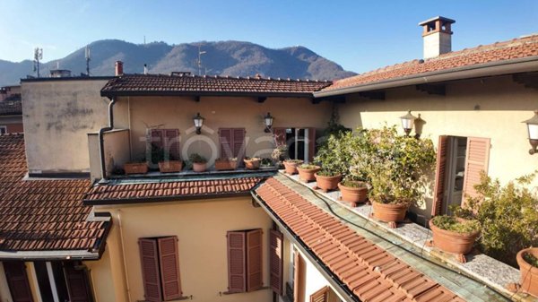 appartamento in vendita a Como in zona Como Centro
