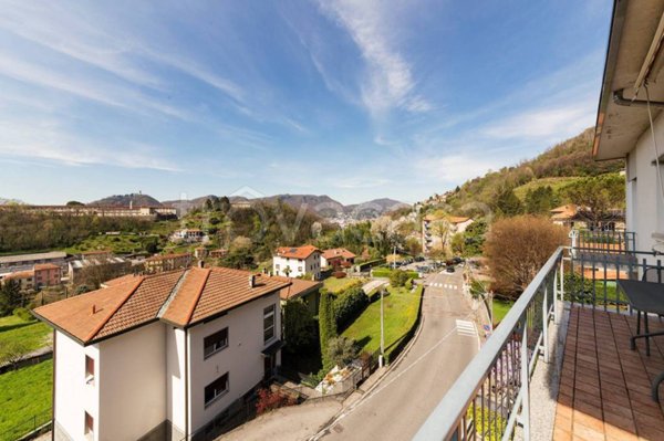 appartamento in vendita a Como in zona Valduce