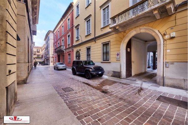 appartamento in vendita a Como in zona Piazza Volta