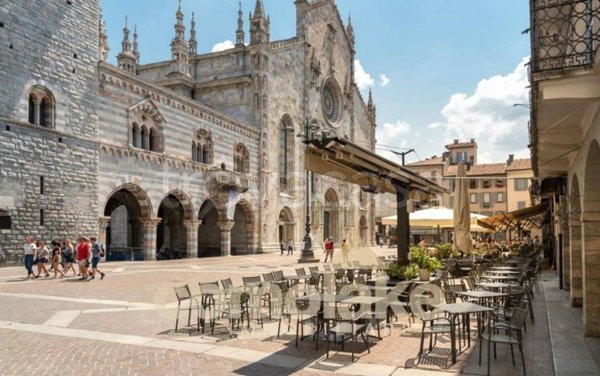 appartamento in vendita a Como in zona Como Centro