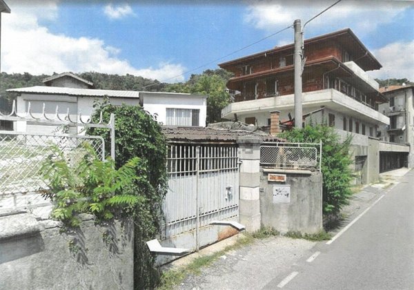 capannone in vendita a Como in zona Rebbio