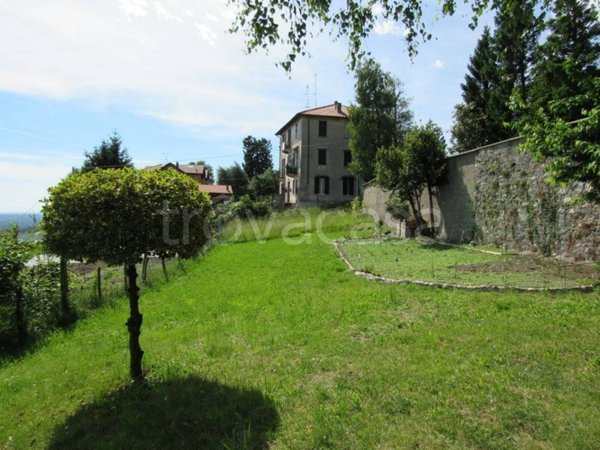casa indipendente in vendita a Como in zona Grotta