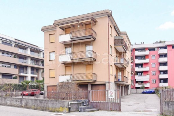 appartamento in vendita a Como in zona Camerlata