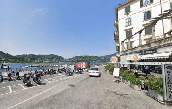 negozio in vendita a Como