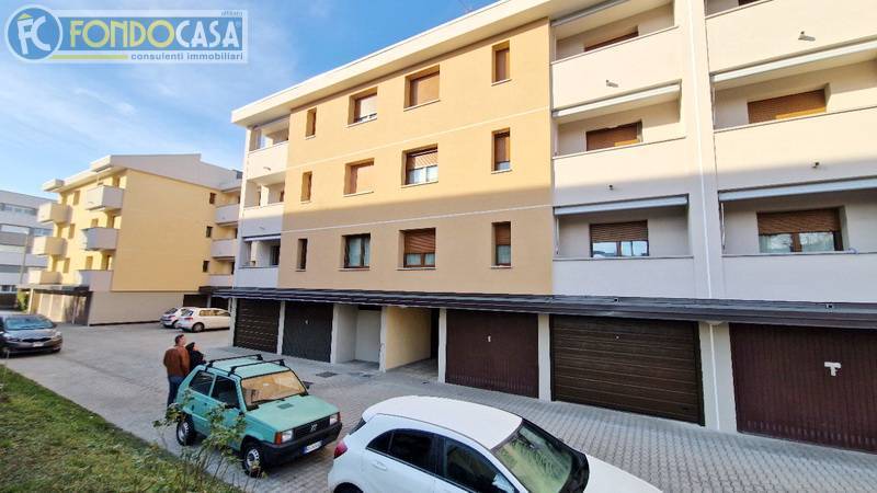 appartamento in vendita a Como in zona Breccia