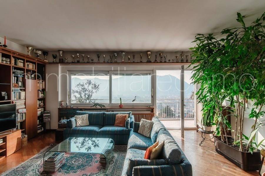 appartamento in vendita a Como in zona Valduce