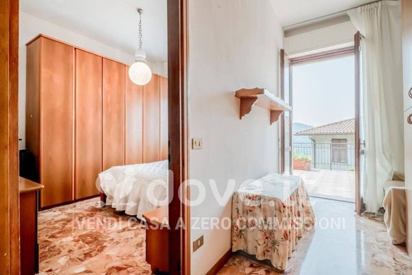 casa indipendente in vendita a Como in zona Garzola