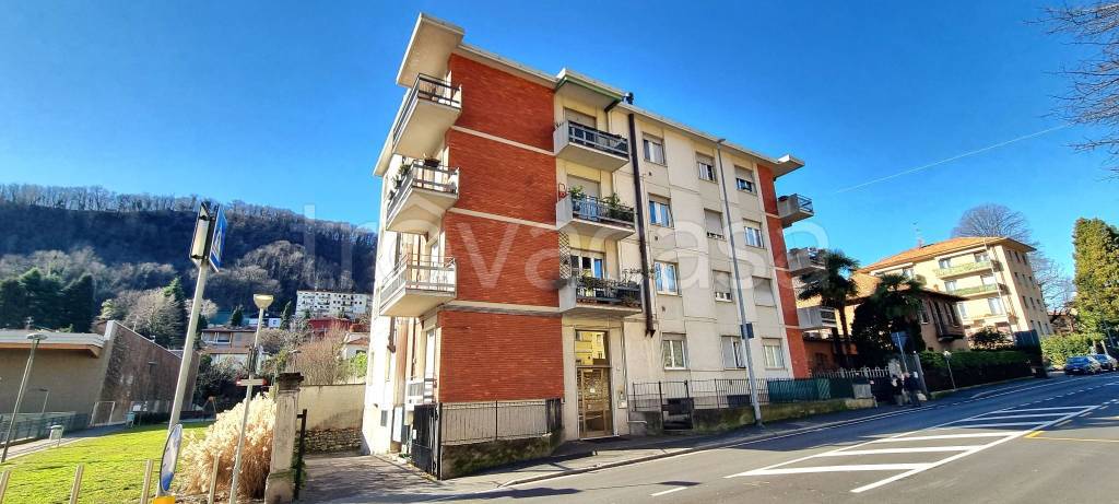 appartamento in vendita a Como in zona Monte Olimpino