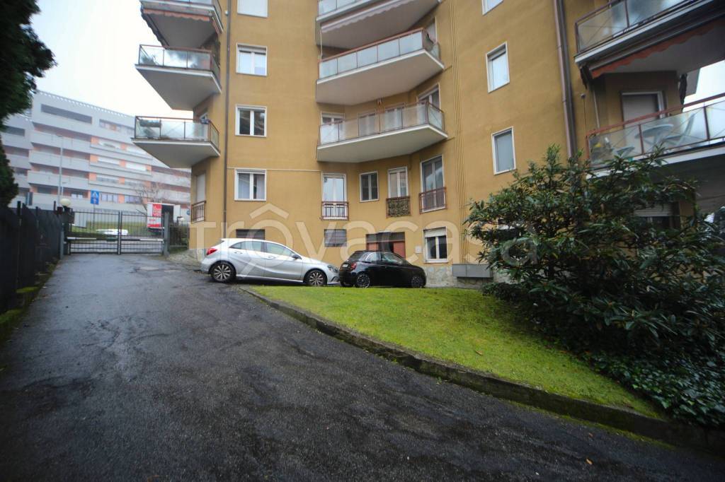 appartamento in vendita a Como in zona Salita dei Cappuccini