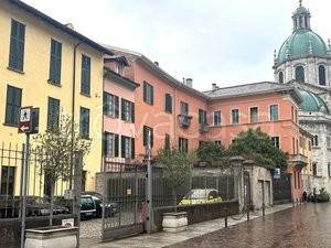 appartamento in vendita a Como in zona Como Centro