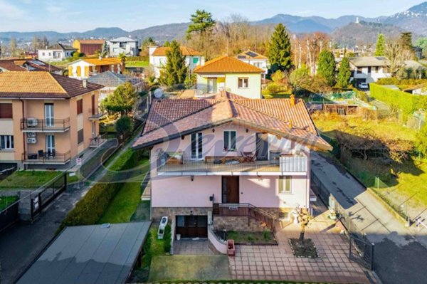 appartamento in vendita a Como in zona Albate