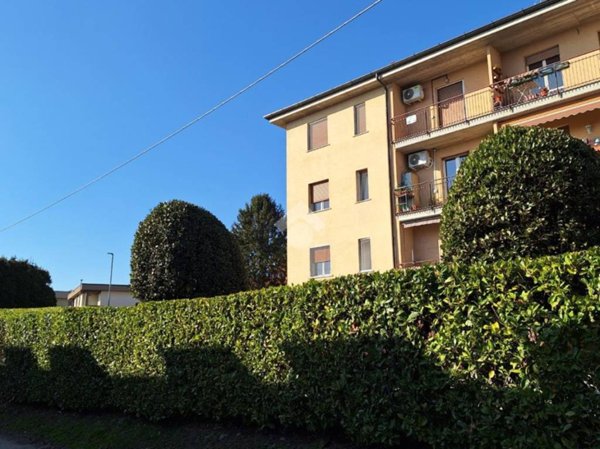 appartamento in vendita a Como in zona Prestino