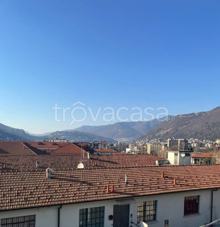 appartamento in vendita a Como in zona Caserme