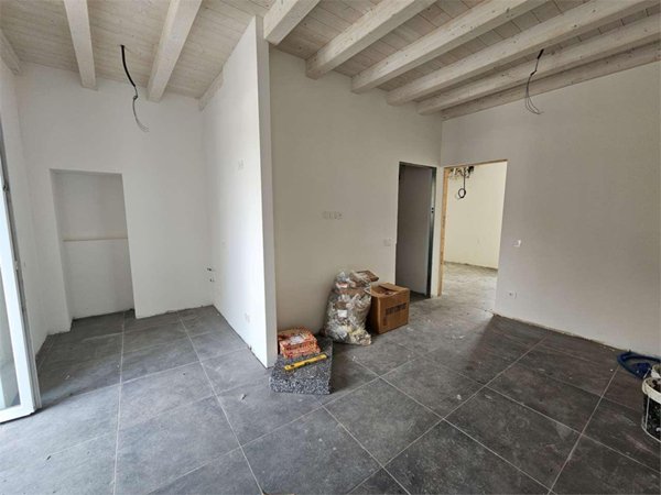 appartamento in vendita a Como in zona Albate