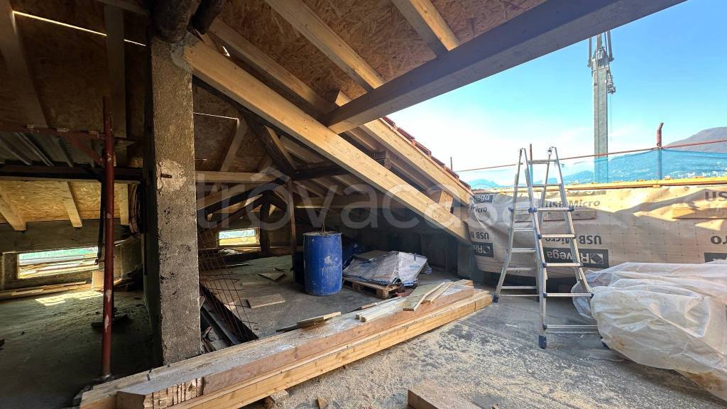 appartamento in vendita a Como in zona Ponte Chiasso