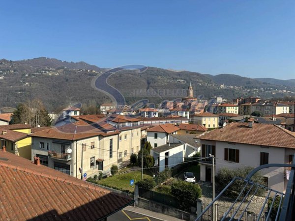 appartamento in vendita a Como in zona Lora