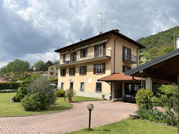 casa indipendente in vendita a Como in zona Camnago Volta