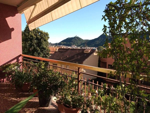 appartamento in vendita a Como in zona Valduce