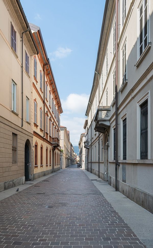 appartamento in vendita a Como in zona Piazza Volta
