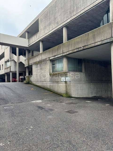 ufficio in vendita a Como in zona Prestino