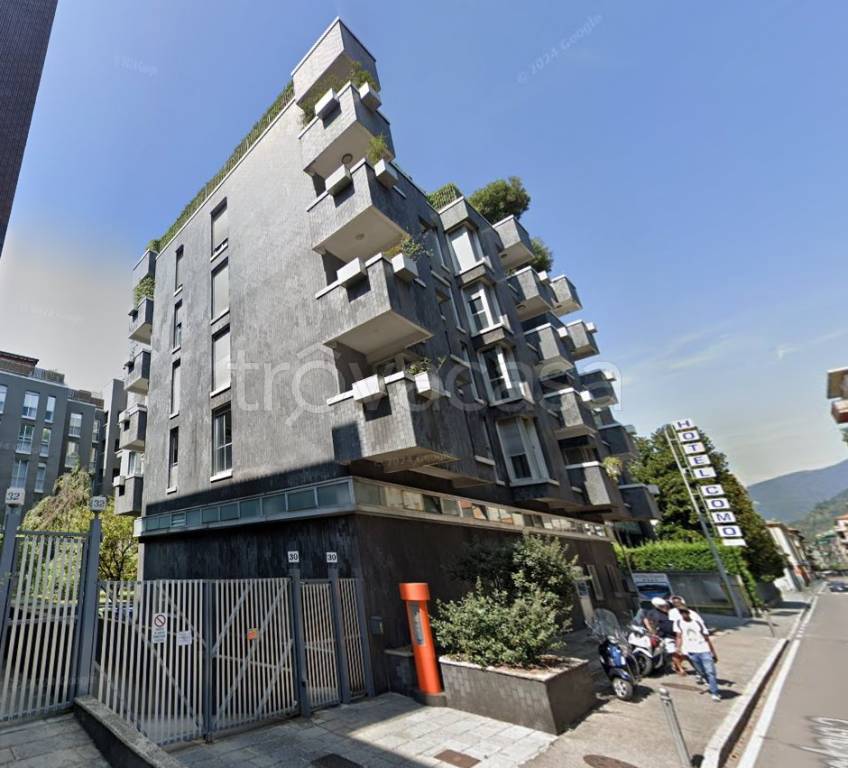 appartamento in vendita a Como in zona Borghi