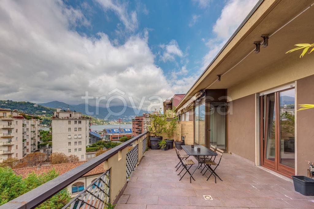 appartamento in vendita a Como in zona Como Centro